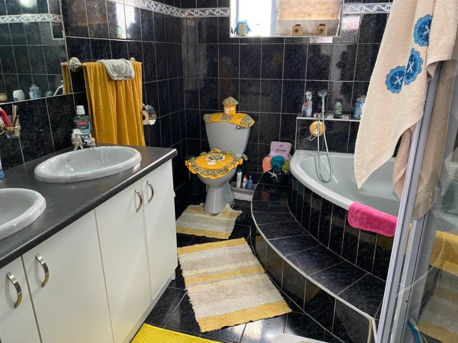 3 Bedroom Property for Sale in Humewood Eastern Cape